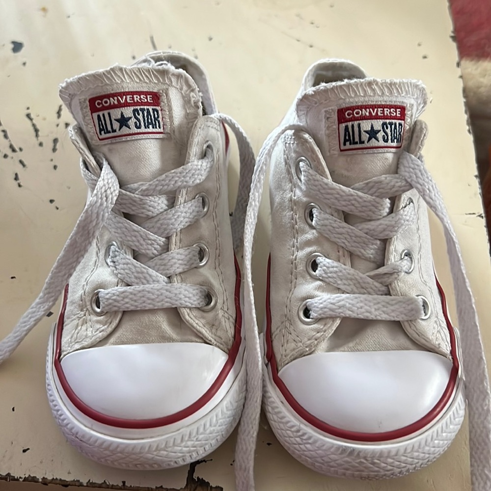 White low top converse